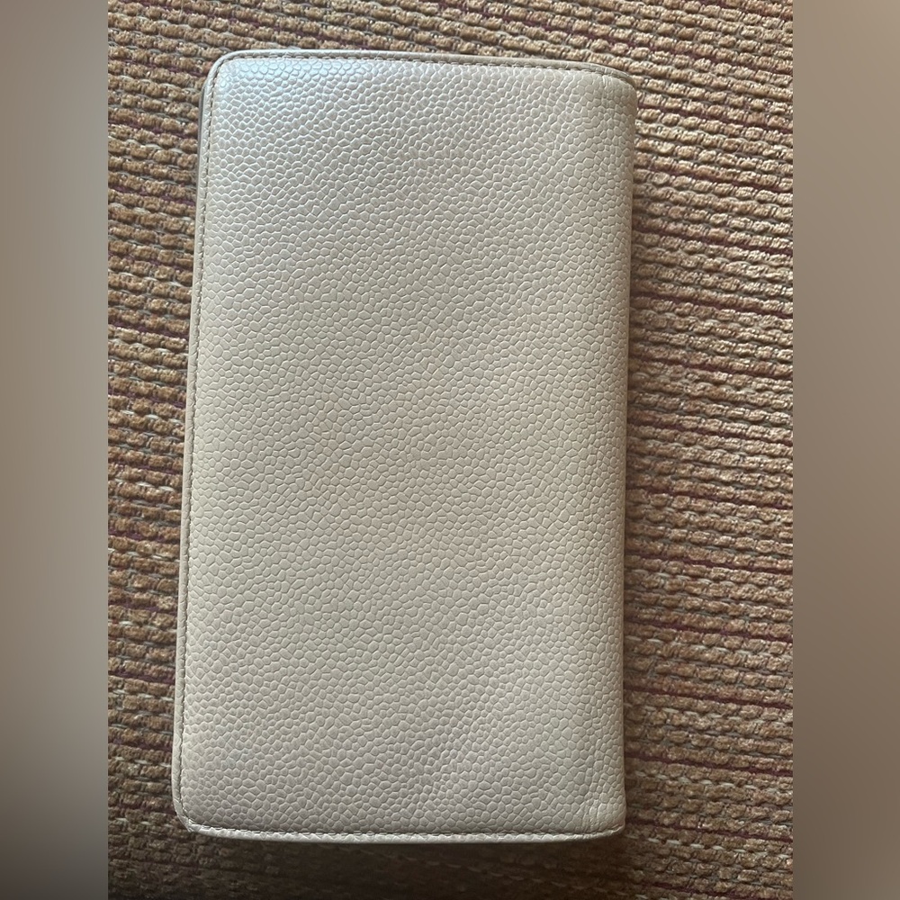 Authentic Chanel tan monogram flap wallet without holo - Picture 2 of 9